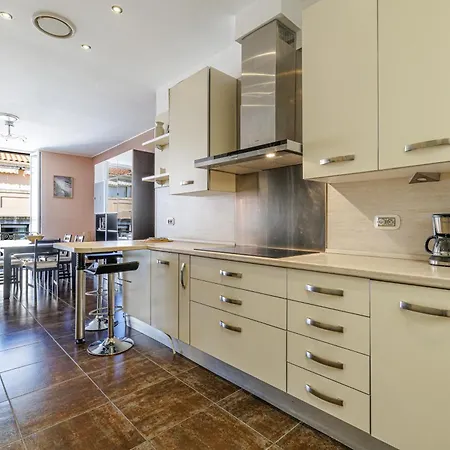 Le Saint Charles-parking-climatisation-centre Menton